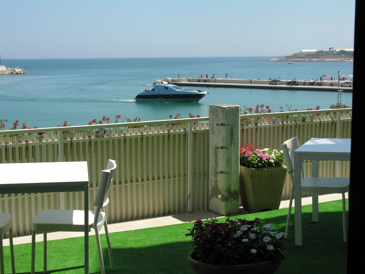B&B La Baia Sea Rooms Bisceglie Exterior foto