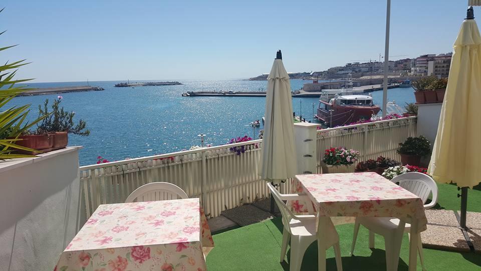B&B La Baia Sea Rooms Bisceglie Exterior foto